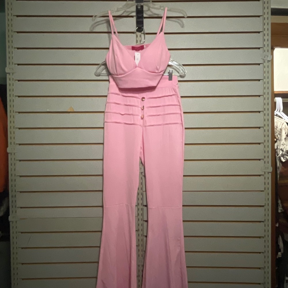 NWTS Boutique L Mundefeis Pink 2 Piece Set Crop‎ Top Flare Pants Button Detail